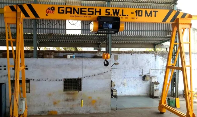 Gantry Crane manufacturers in Vapi